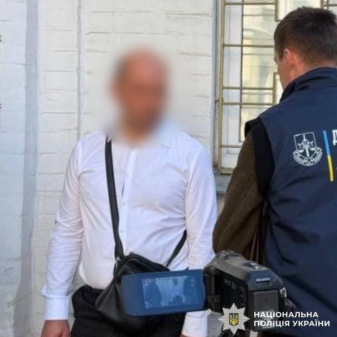 У Харкові затримали посадовця на хабарі