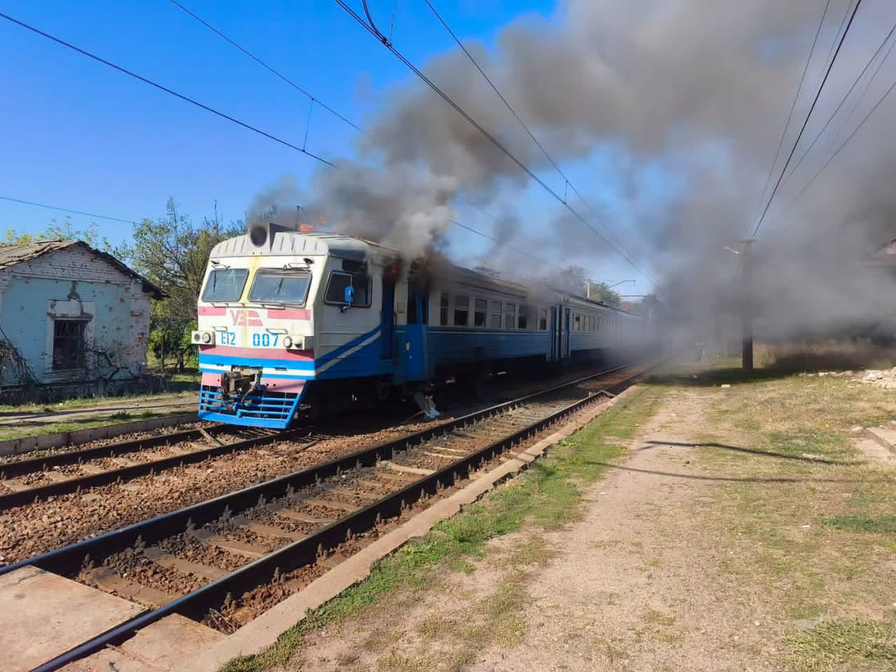 Росіяни атакували потяг на Харківщині