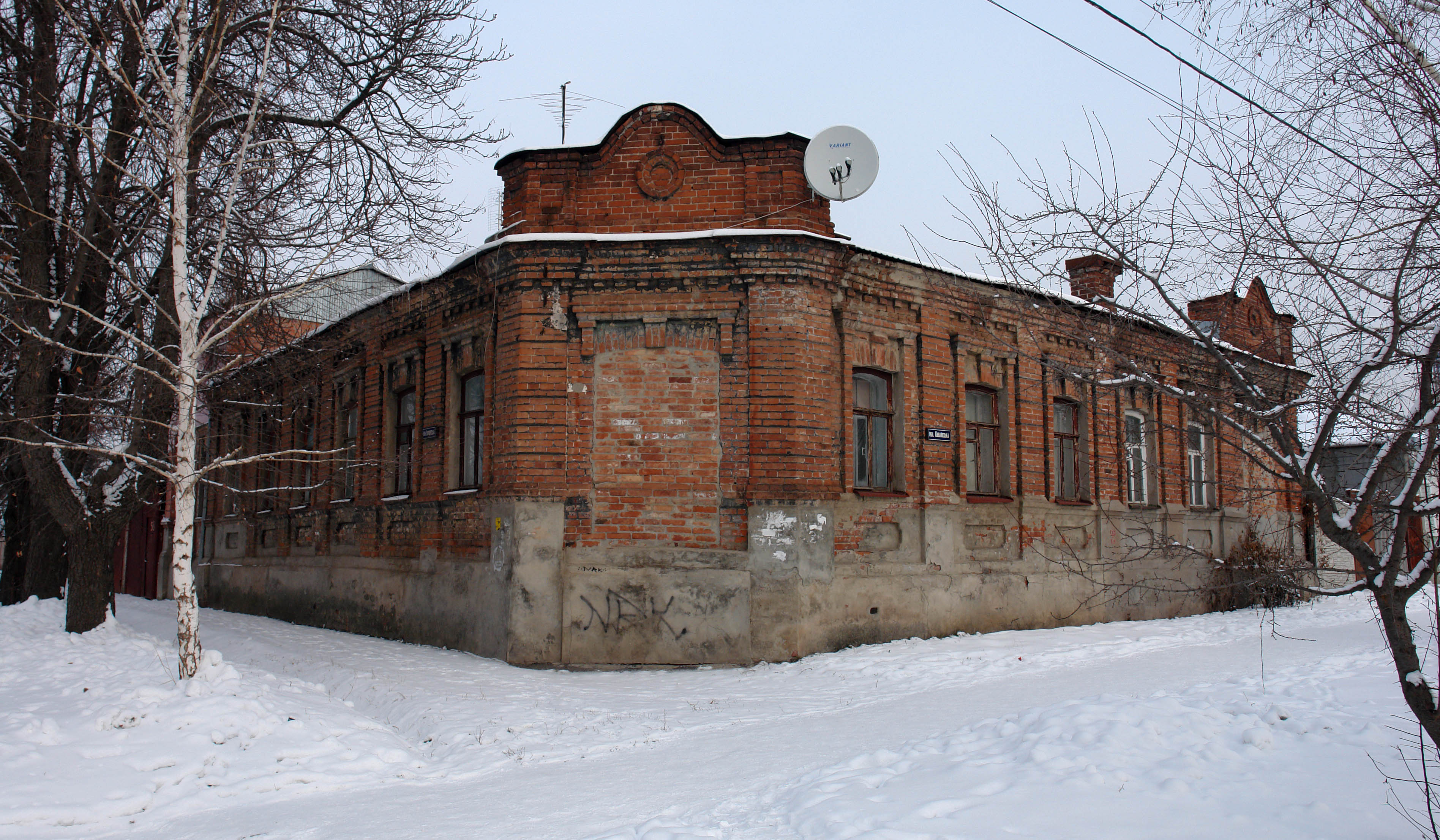 Новую Павловку по-прежнему украшают десятки домов дореволюционной постройки, фото А. Парамонова, 2021 год