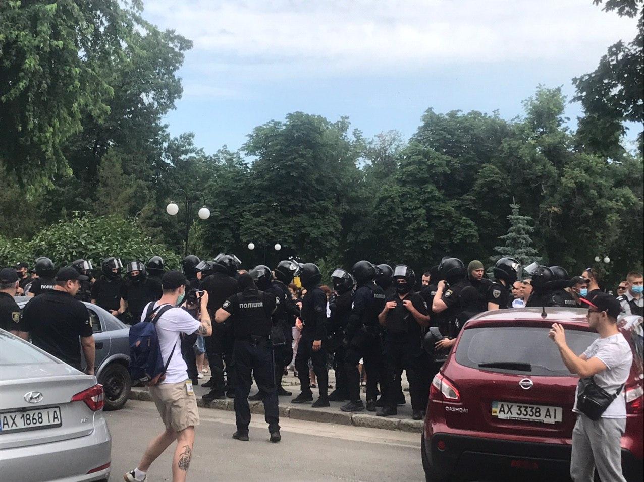 Митинг под Харьковским апелляционным судом. Фото: KHARKIV Today