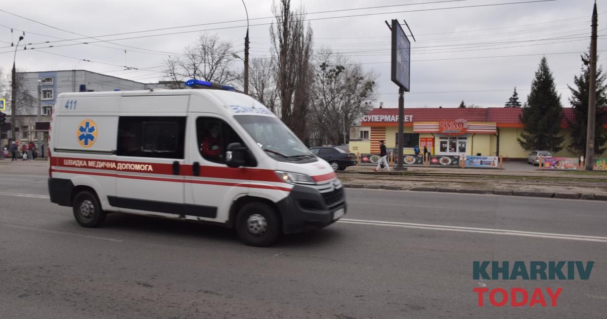 Ворожий дрон ударив по Харківському району, є постраждалий