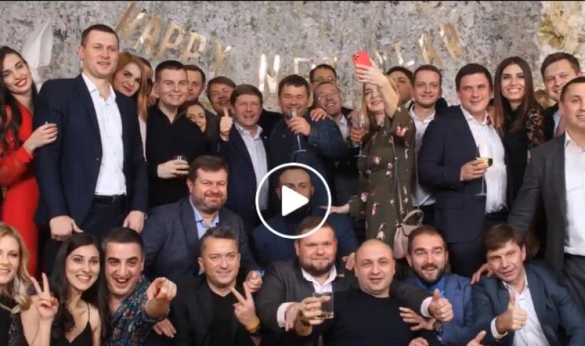 Новогодний корпоратив "Слуги народа". Фото: Елена Мошенец Новогодний корпоратив "Слуги народа". Фото: Елена Мошенец