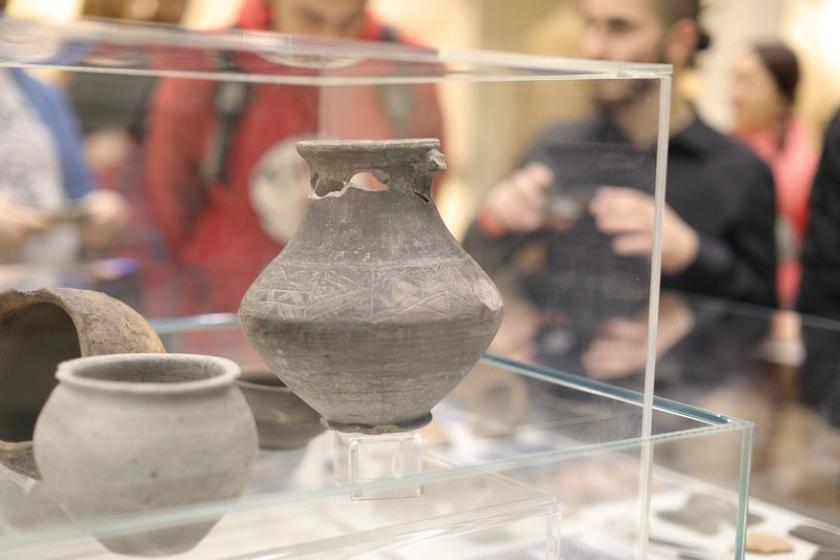 В ХНУ им. В. Н. Каразина открылась выставка "Итоги полевых археологических исследований 2019 года". Фото: KHARKIV Today/Сергей Козлов 