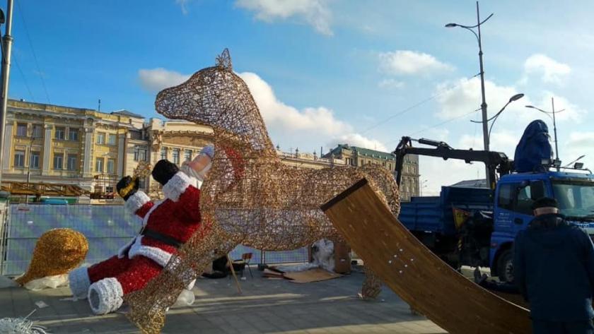 Санта Клаус на площади Конституции Санта Клаус на площади Конституции. Фото: Геннадий Кернес / Facebook