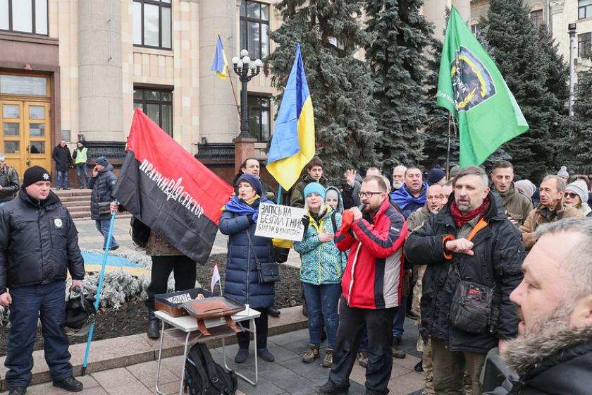 Митинг за русский язык в Харькове закончился потасовкой. Фото: KHARKIV Today/Сергей Козлов