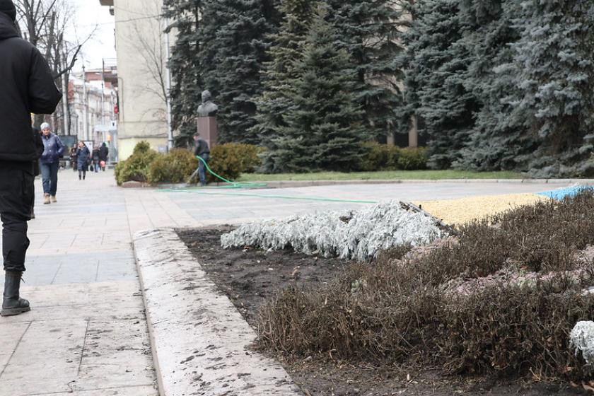 Митинг за русский язык в Харькове закончился потасовкой. Фото: KHARKIV Today/Сергей Козлов