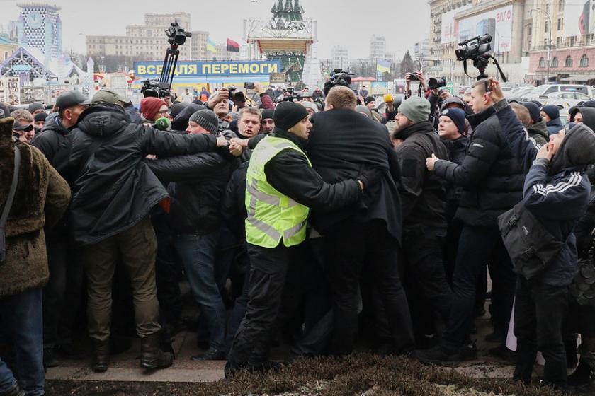Митинг за русский язык в Харькове закончился потасовкой. Фото: KHARKIV Today/Сергей Козлов