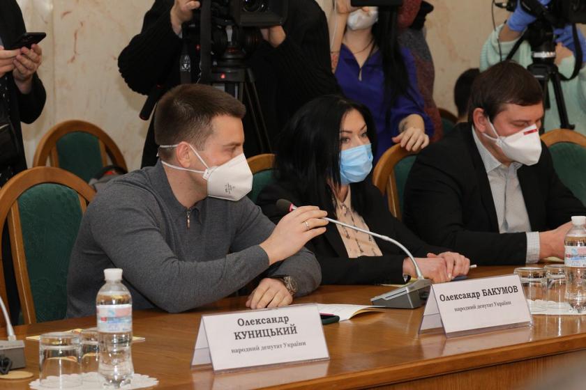 Александр Бакумов, Виктория Кинзбурская и Андрей Одарченко в Харьковской ОГА. Фото: Сергей Козлов / KHARKIV Today