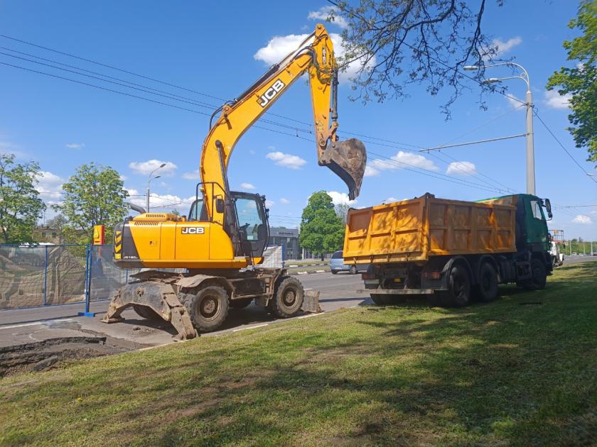 аварія на колекторі, пр. Гагаріна 1