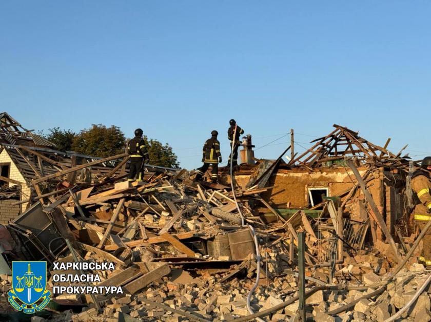 Під час обстрілу Харківського району постраждали двоє людей