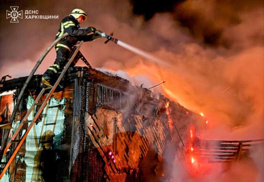 У Харківському районі ліквідували масштабну пожежу