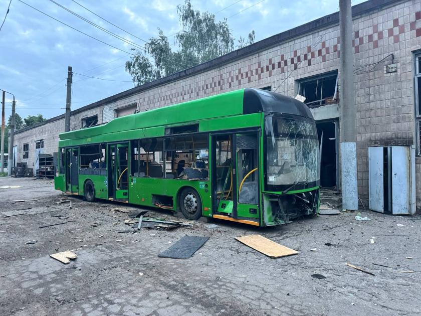 Росіяни розбомбили депо у Харкові
