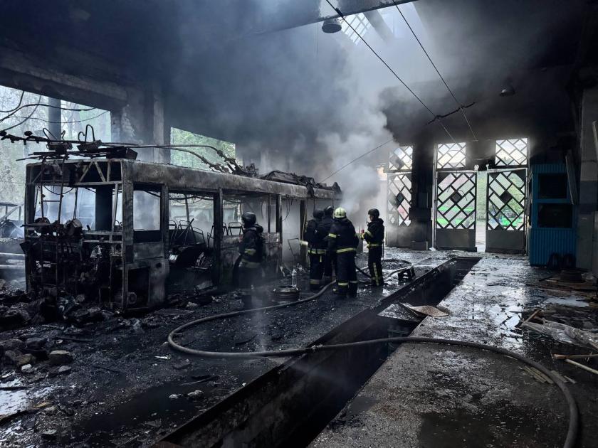 Росіяни розбомбили депо у Харкові