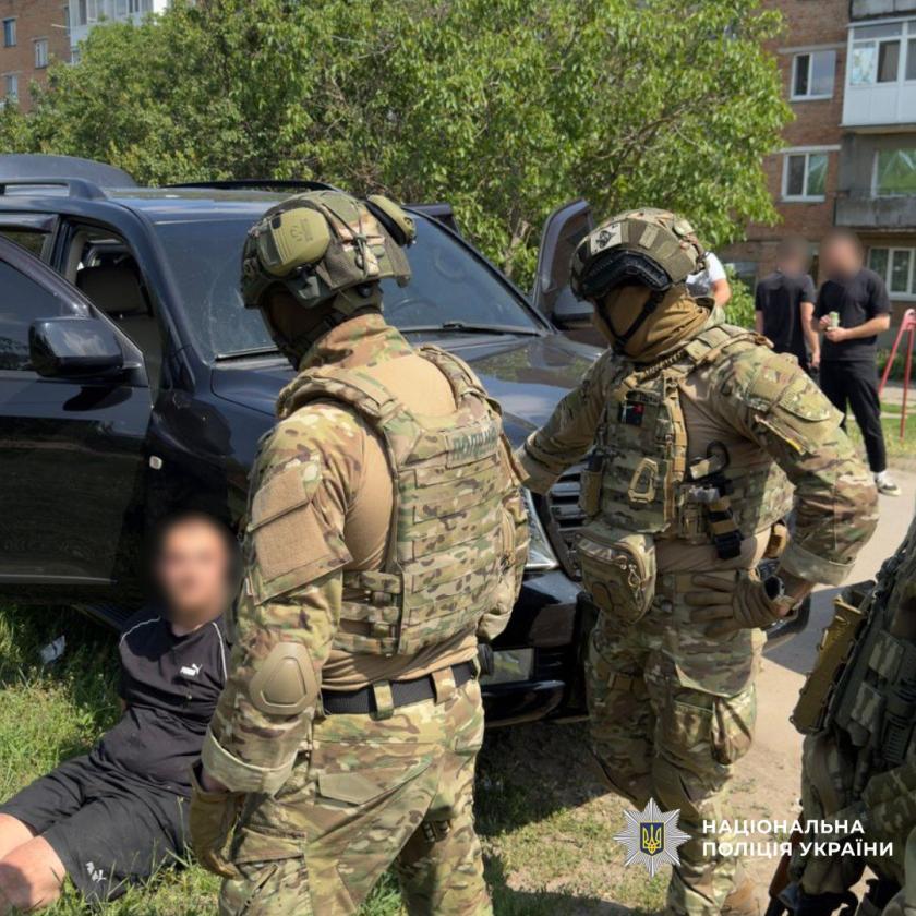 У Харківській області затримали банду здирників