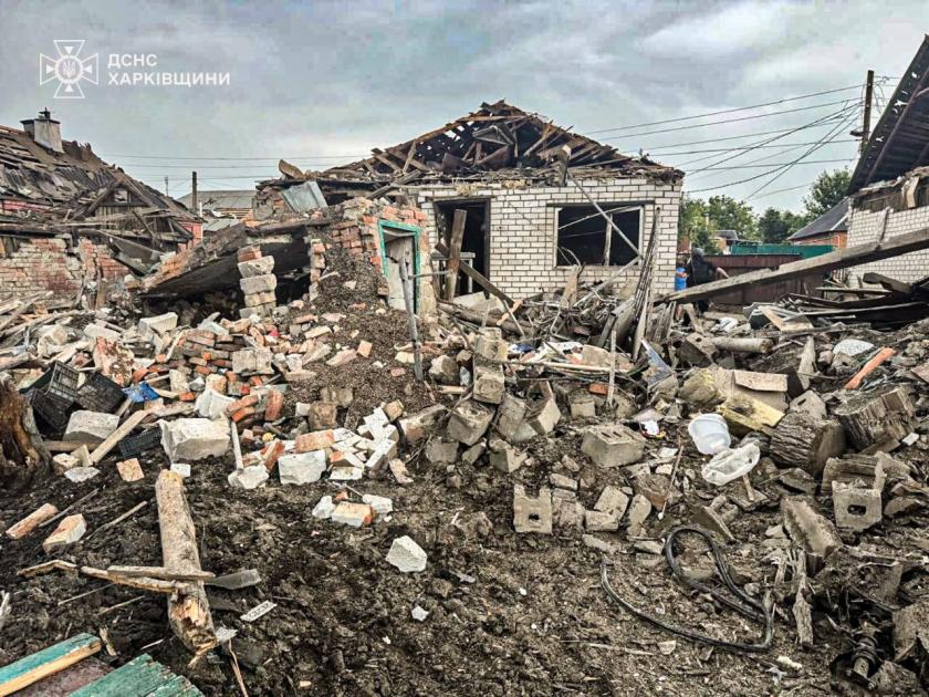 Удар по Золочеву на Харківщині: рятувальники дістали з-під звалів дитину