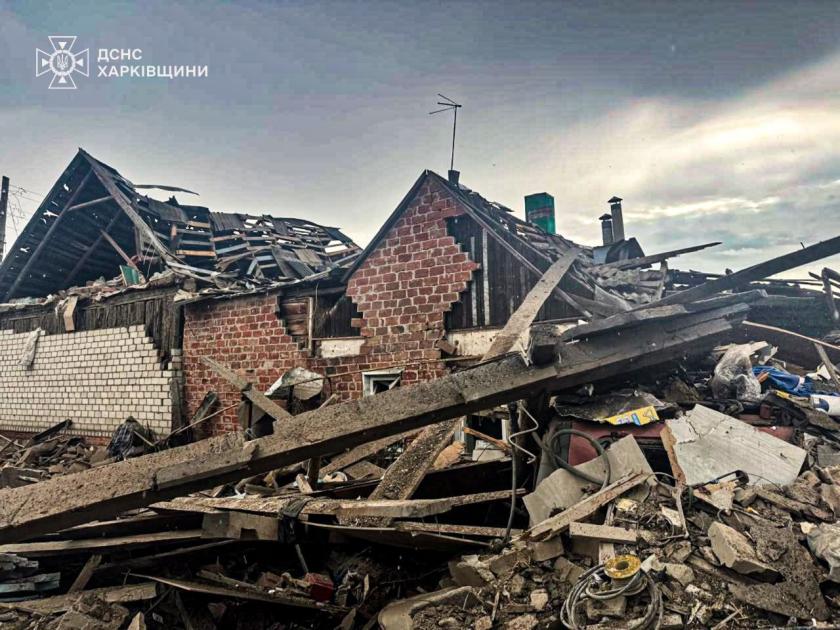 Удар по Золочеву на Харківщині: рятувальники дістали з-під звалів дитину