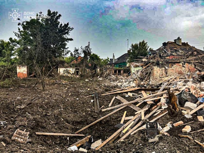 Удар по Золочеву на Харківщині: рятувальники дістали з-під звалів дитину