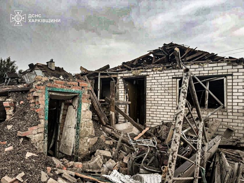 Удар по Золочеву на Харківщині: рятувальники дістали з-під звалів дитину