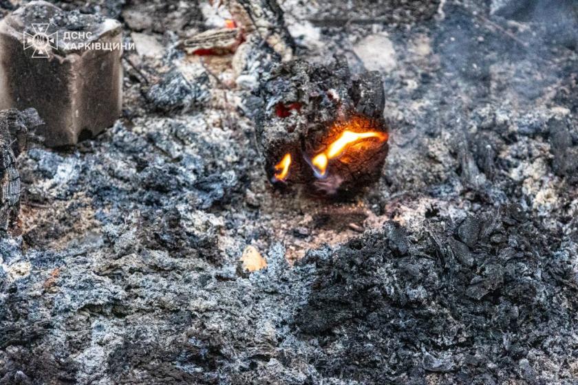 Бійці ДСНС загасили усі пожежі у Харкові після обстрілів росіян