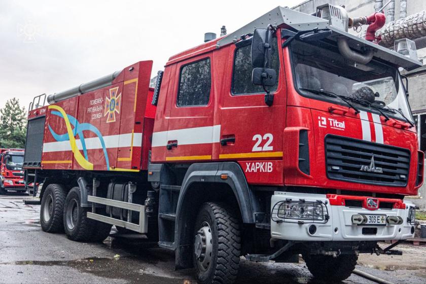 Бійці ДСНС загасили усі пожежі у Харкові після обстрілів росіян
