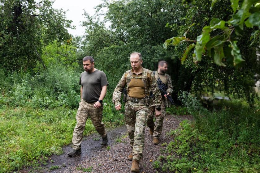 Сирський вивчив ситуацію у підрозділах захисників на Харківщині
