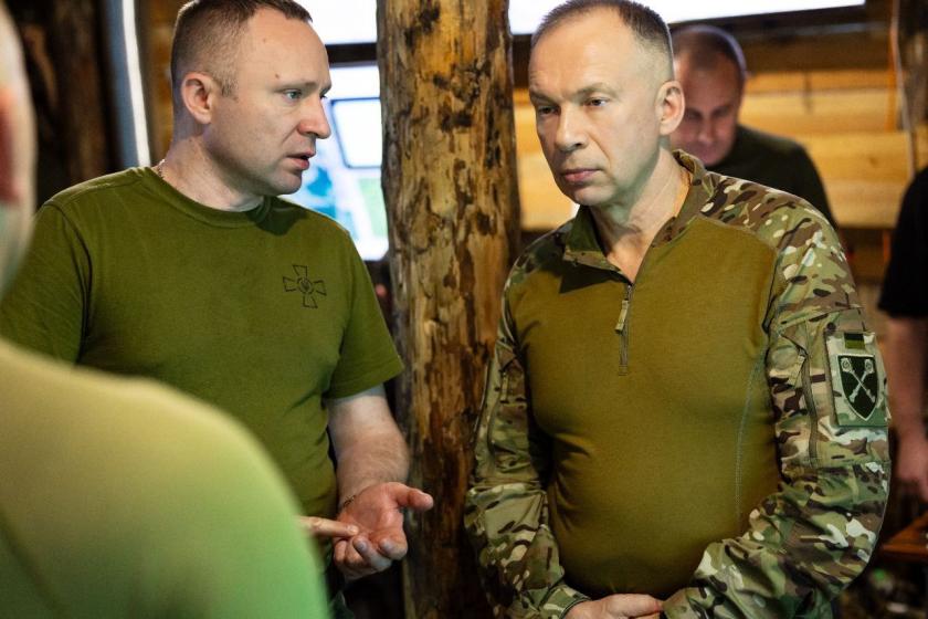 Сирський вивчив ситуацію у підрозділах захисників на Харківщині