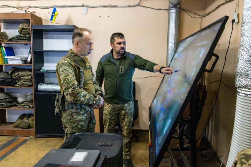 Сирський вивчив ситуацію у підрозділах захисників на Харківщині