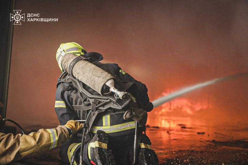 Росіяни розбомбили склади неподалік Харкова: наслідки