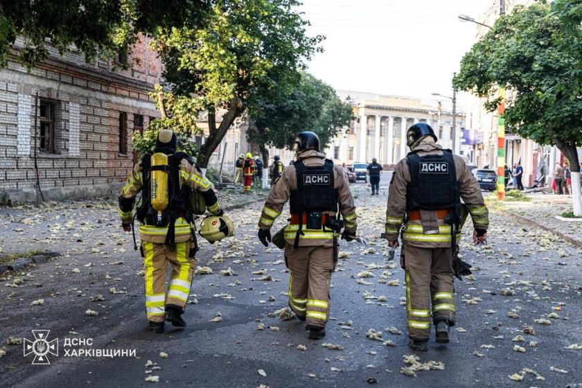 Наслідки влучань "шахедів" по центру Харкова: пошкоджені поліклініка, пологовий та коледж