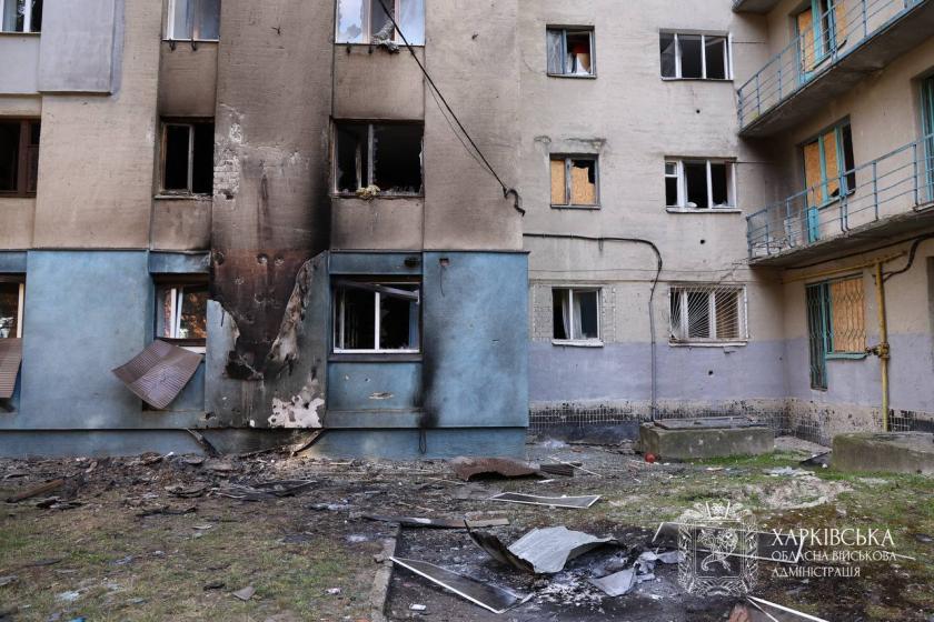Троє людей досі лишаються в лікарні після масованого обстрілу Харкова