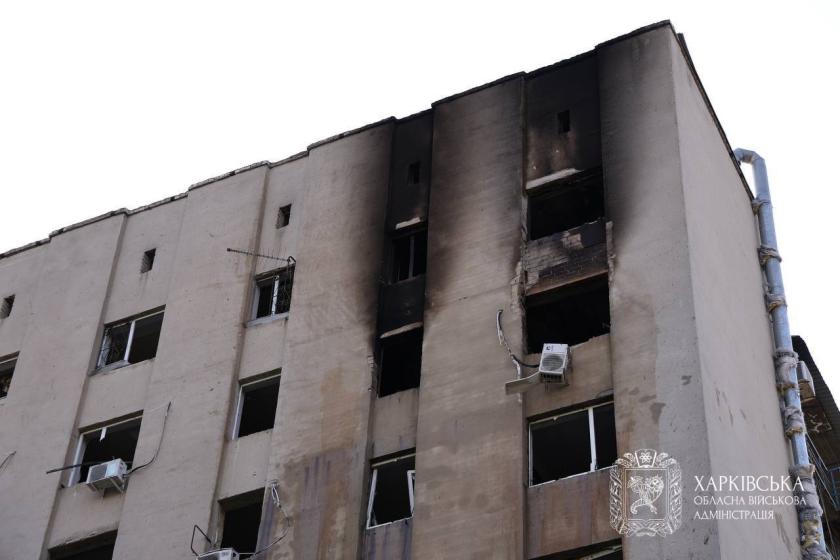 Троє людей досі лишаються в лікарні після масованого обстрілу Харкова
