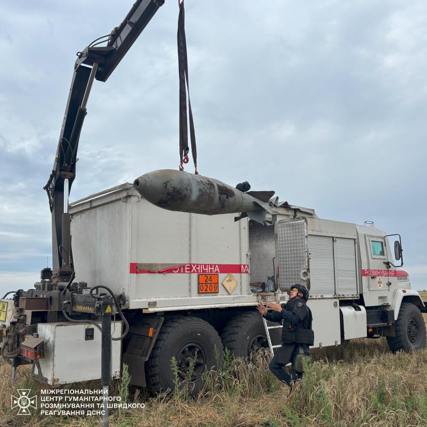 На полі поблизу Куп’янська аграрії виявили авіабомбу