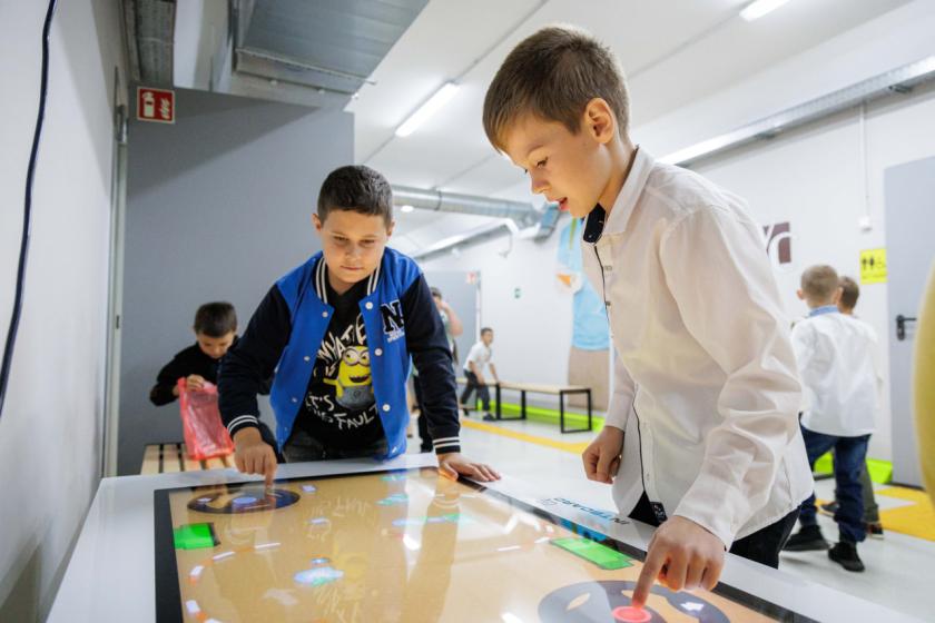 Як виглядає підземна школа в селищі Коротич поблизу Харкова
