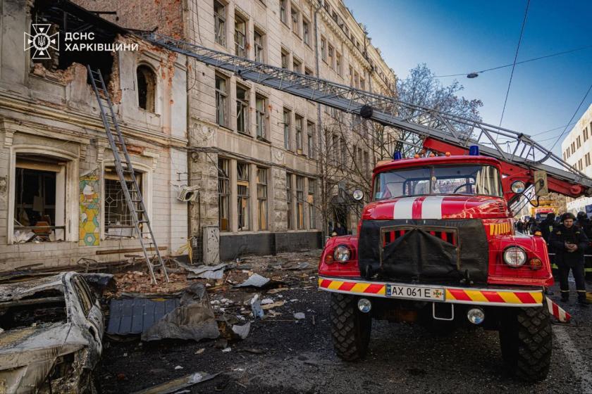 Рятувальники загасили три осередки вогню після удару по Харкову