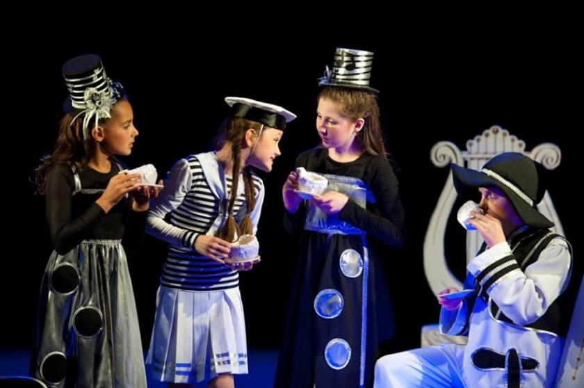 Театра "Каламбур" открывает театральный сезон спектаклем "Оркестр"