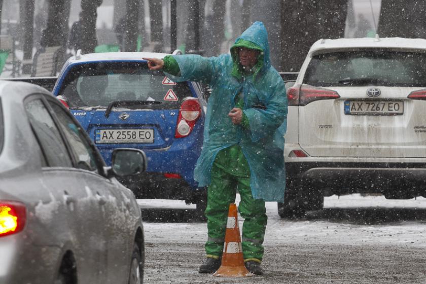 В Харькове выпал снег