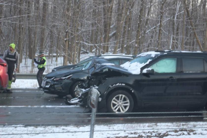 В масштабном ДТП в США на заснеженной трассе столкнулись более 80 машин. Фото: Kerri Ryan Rodemann / Facebook