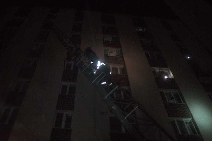 На проспекте Гагарина в пожаре погибла женщина. Фото: ГСЧСНа проспекте Гагарина в пожаре погибла женщина. Фото: ГСЧС