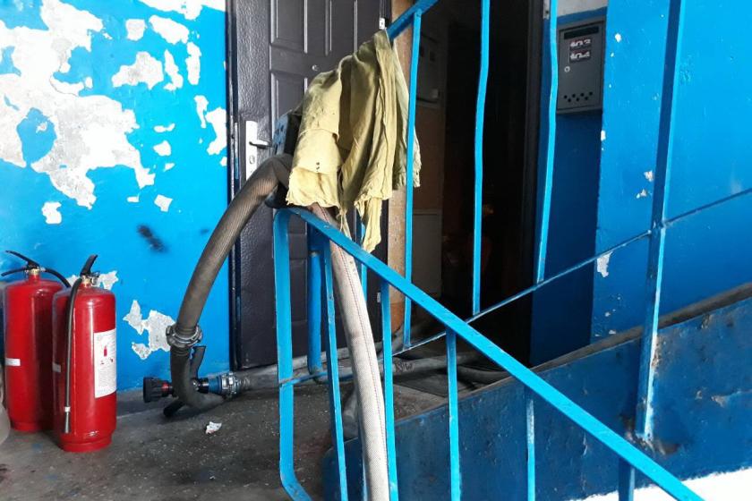 В Дергачах загорелась девятиэтажка. Фото: ГСЧС