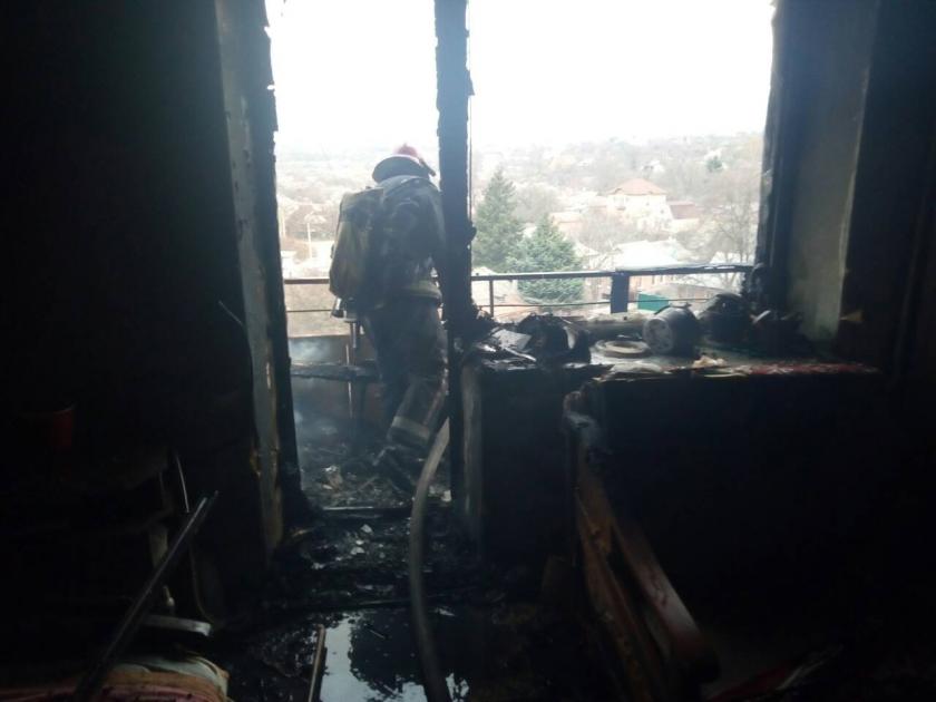 В Харькове пожар в девятиэтажке. Фото: ГСЧС