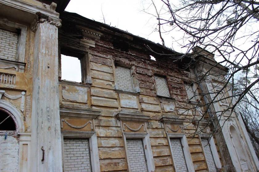 Пожар в усадьбе Шидловских в Старом Мерчике. Фото: Антон Бондарев / Facebook