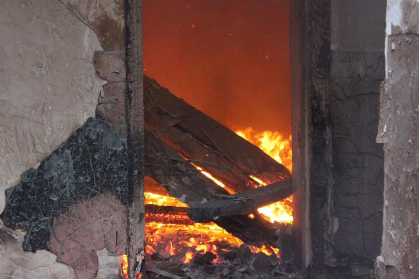 Пожар в усадьбе Шидловских в Старом Мерчике. Фото: Антон Бондарев / Facebook