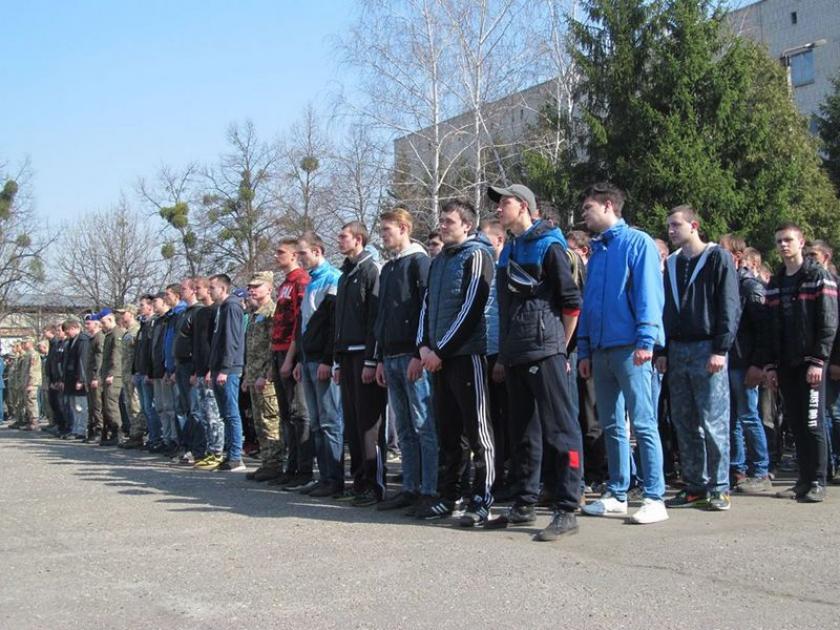 В Харьковской области на службу призвали более 8000 юношей