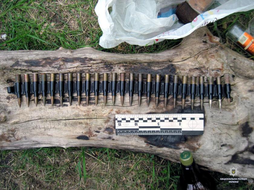 Харьковчанин хранил патроны к пулемету и тротиловую шашку. Фото: ГУНП