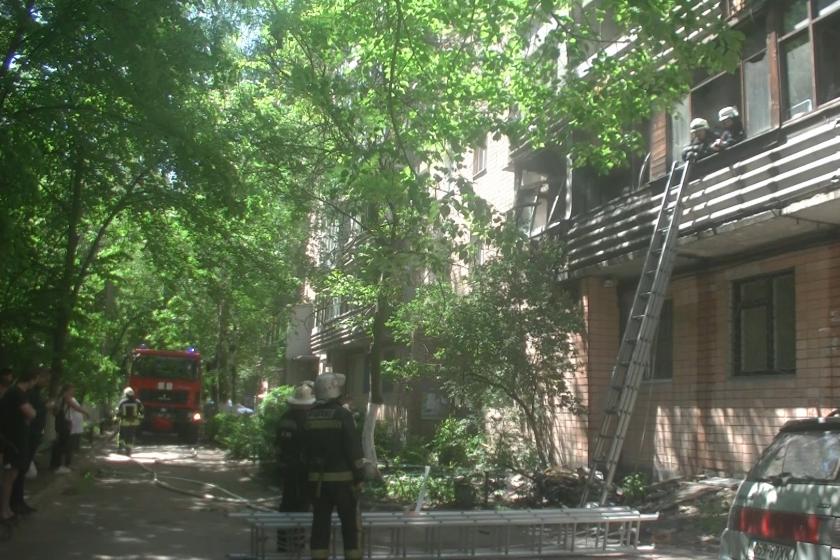 В Харькове тушили пожар в девятиэтажке. Фото: ГСЧС