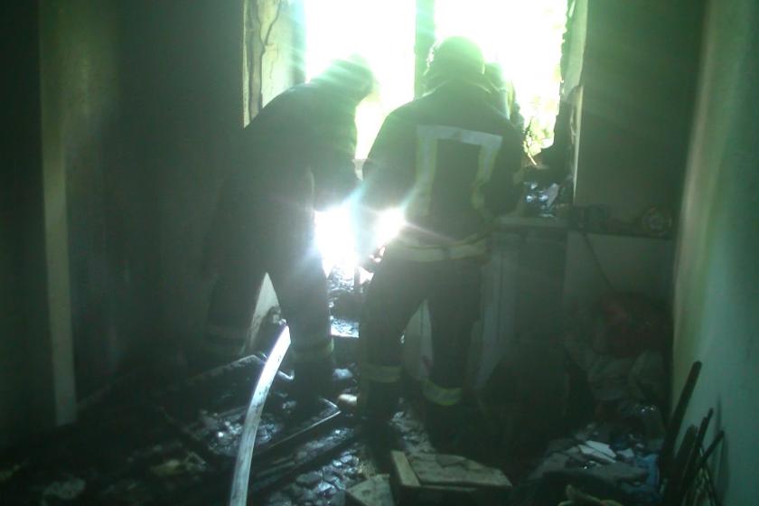 В Харькове тушили пожар в девятиэтажке. Фото: ГСЧС