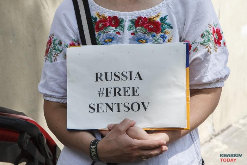 Украинские актеры и писатели требуют освободить Сенцова.