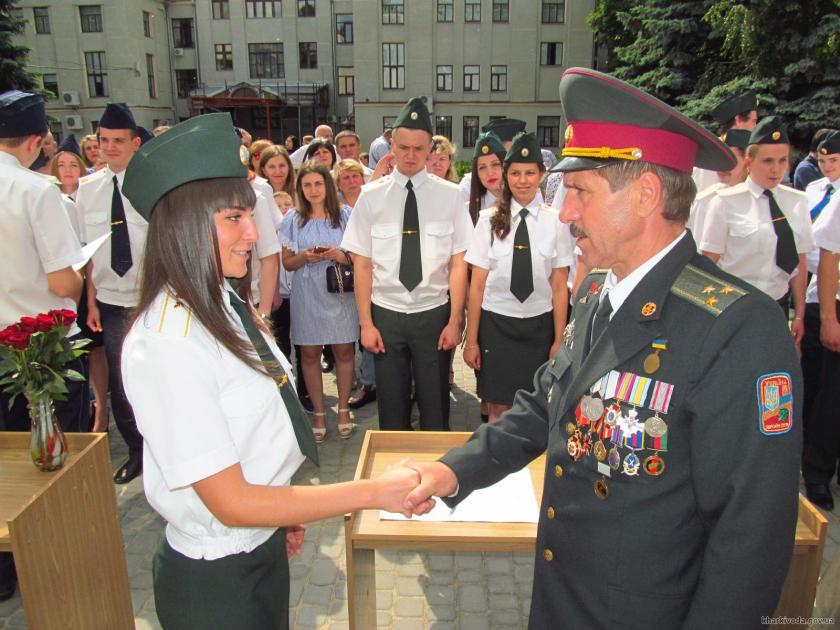 В Харькове приняли присягу будущие военные медики. Фото: ХОГА