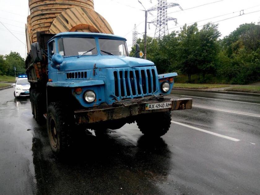 В Харькове грузовик врезался в маршрутку с пассажирами. Фото: Юрий Сидоренко / facebook.com