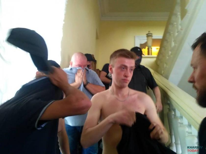 Нацкорпус в горсовете. Фото: KHARKIV Today